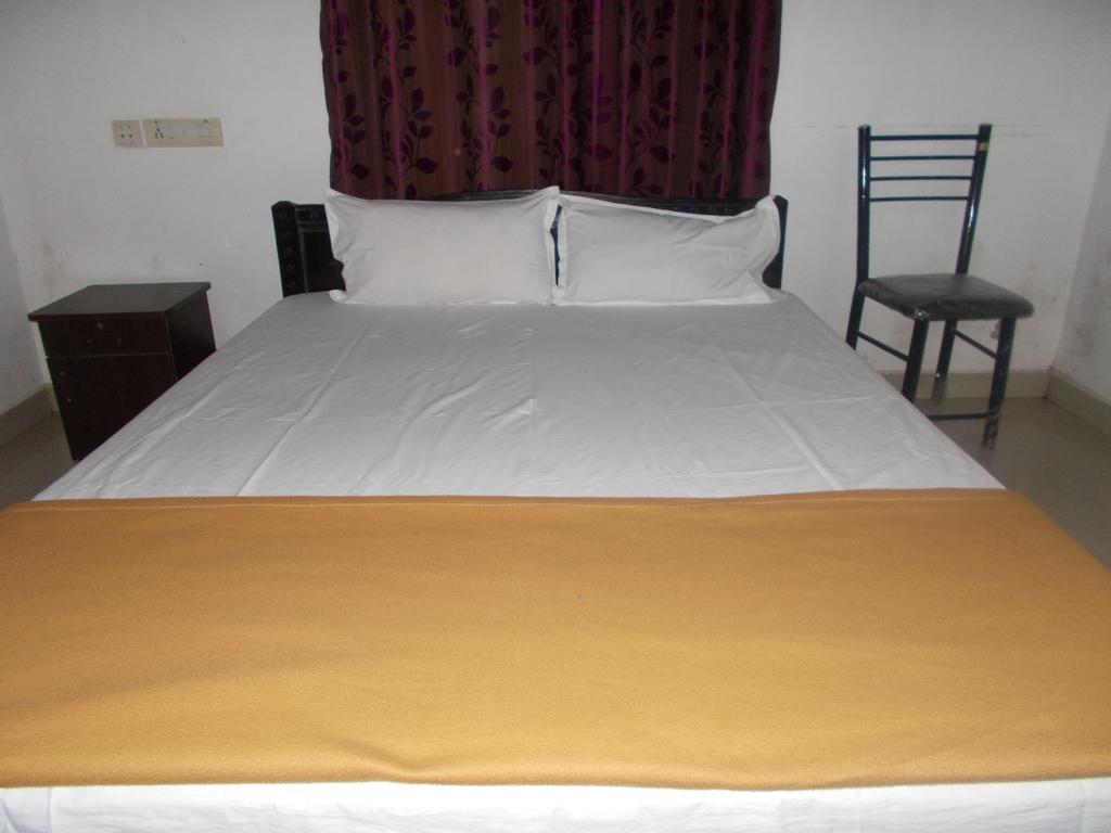 Guruvayur Bunglow Hotel Exterior foto