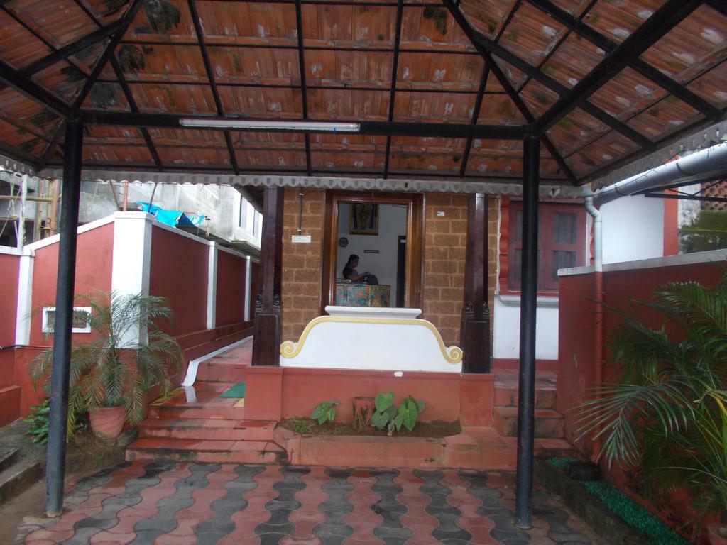 Guruvayur Bunglow Hotel Exterior foto
